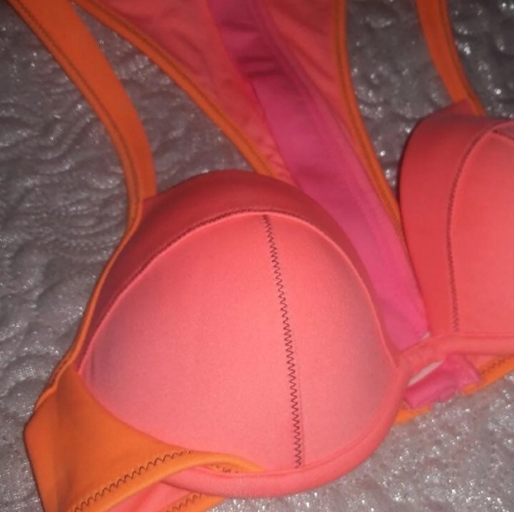 SOLD!!! Victoria's Secret Sport Bikini S/M 34B - Picture 7 of 9